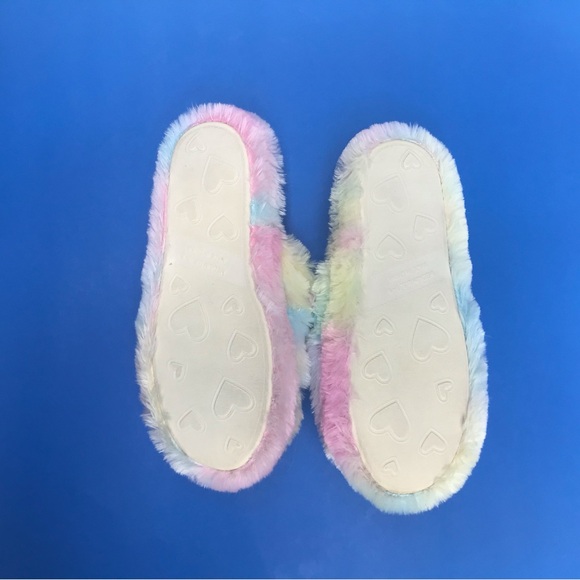 Womens Size Medium (7-8) Whimsical Rainbow Plush Unicorn Slippers - Picture 3 of 4